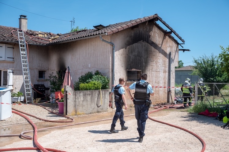 FEU HABITATION FEILLENS 25MAI - 1.jpg