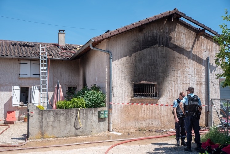 FEU HABITATION FEILLENS 25MAI - 2.jpg