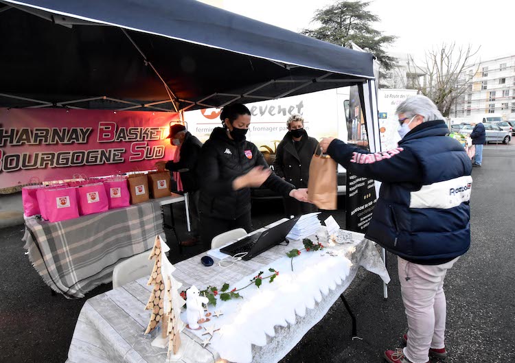 CBBS remise colis noel charnay 7.jpg