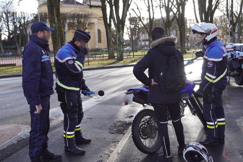 CONTROLES POLICE MACON4.jpg