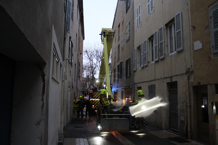 incendie rue St Pierre Mâcon  (19).JPG