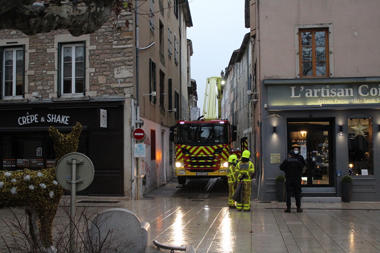 incendie rue St Pierre Mâcon  (3).JPG