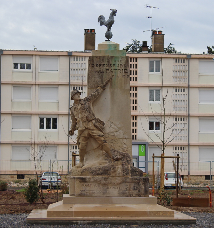 monument_aux_morts_charnay.JPG