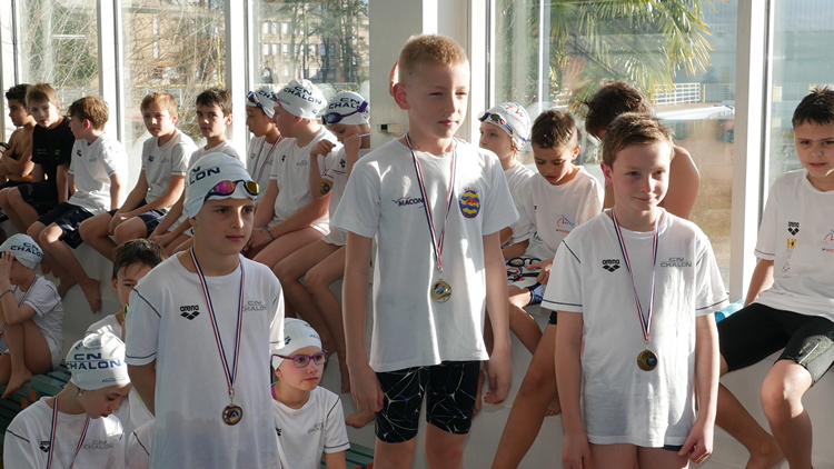 podium concours natation départementale Mâcon (1).JPG