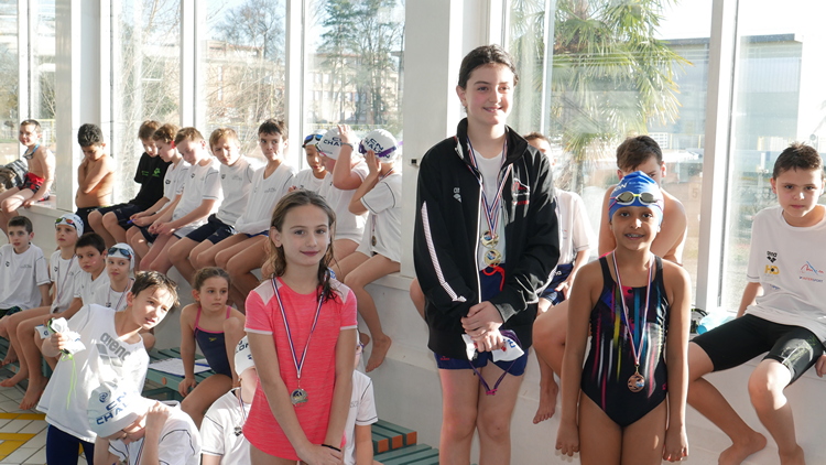 podium concours natation départementale Mâcon (2).JPG